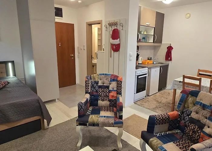 Anikaapartmani, Brzeće